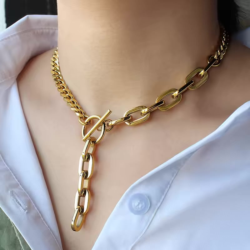 Bare Link Toggle Necklace